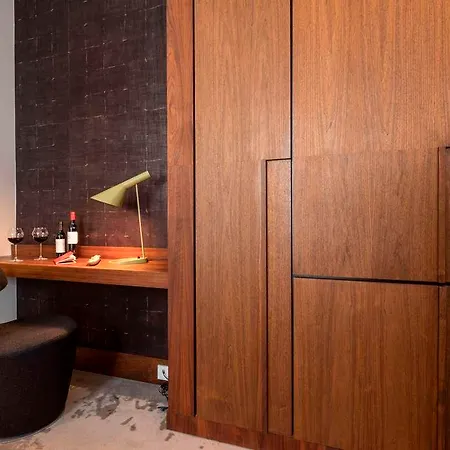 Yndo Hotel 